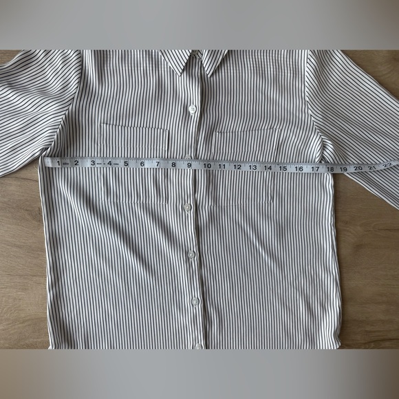 Ann Taylor Striped Blouse Button Up White and Black SZ XS - Picture 8 of 8